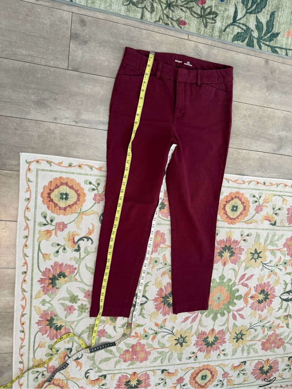 Old Navy Women's Burgundy Wine High Rise Pixie Ankle Pants Size 8
Beautiful Old - Picture 3 of 15
